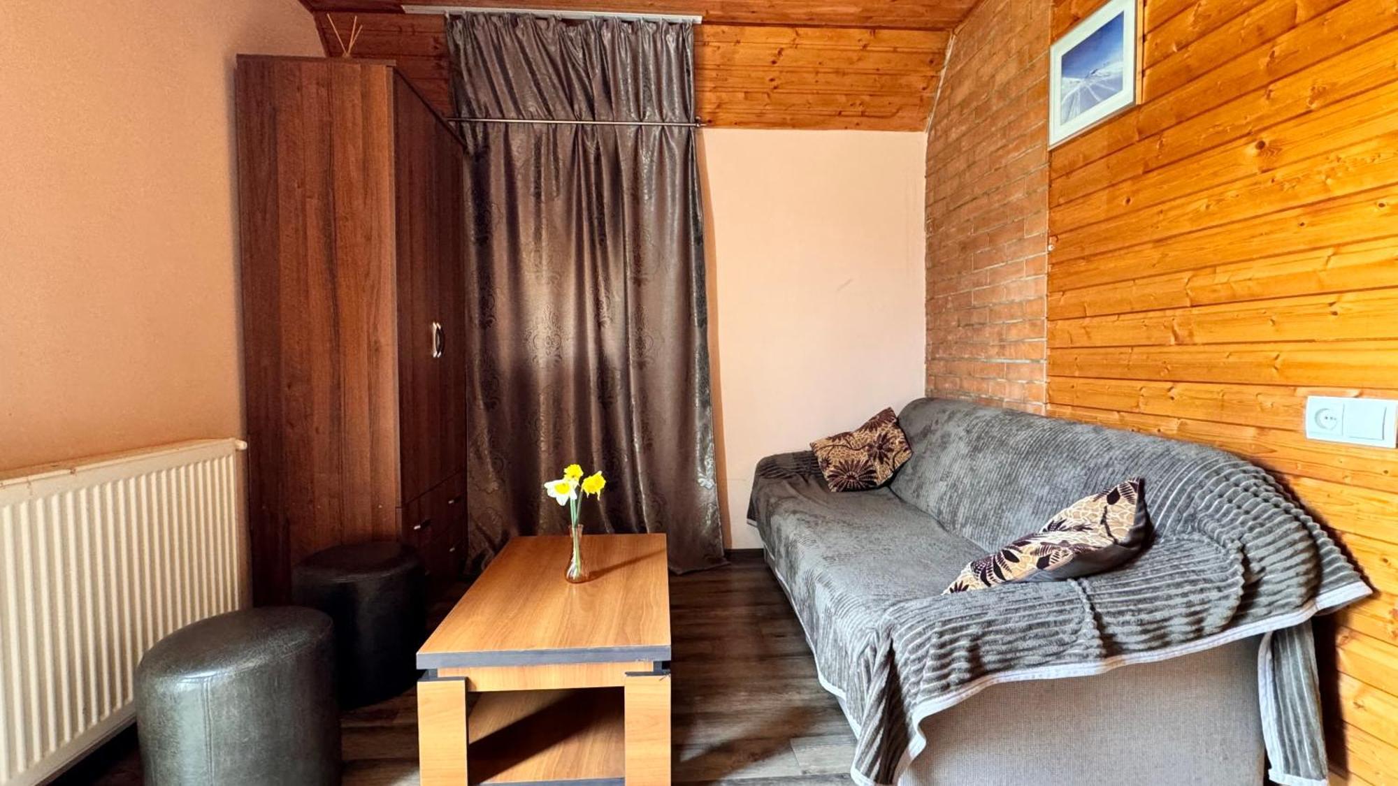 Cottage 구다우리 외부 사진