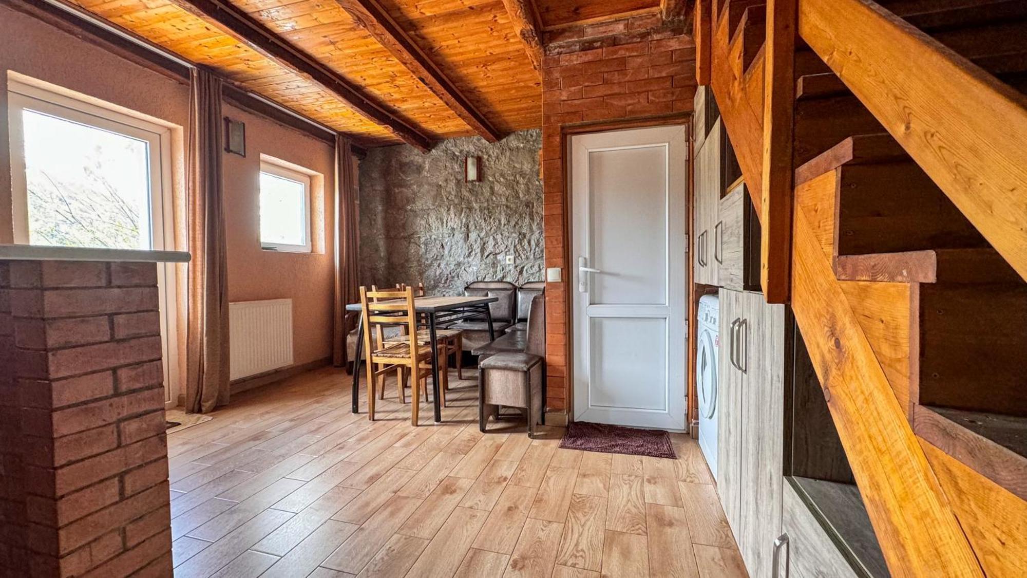 Cottage 구다우리 외부 사진